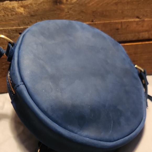 NEW Portland Leather Circle Crossbody - Picture 4 of 9